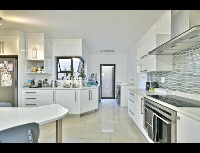 4 BEDROOM CLUSTER FOR SALE IN MORNINGSIDE